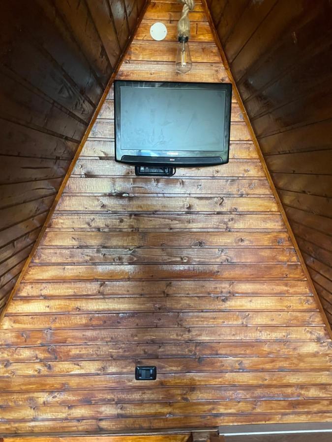 Cabana Tip A La 300 M De Castel Hunedoara Eksteriør billede