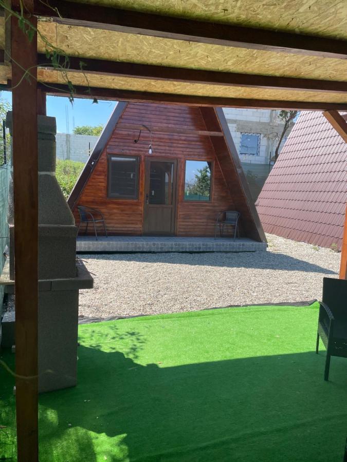 Cabana Tip A La 300 M De Castel Hunedoara Eksteriør billede